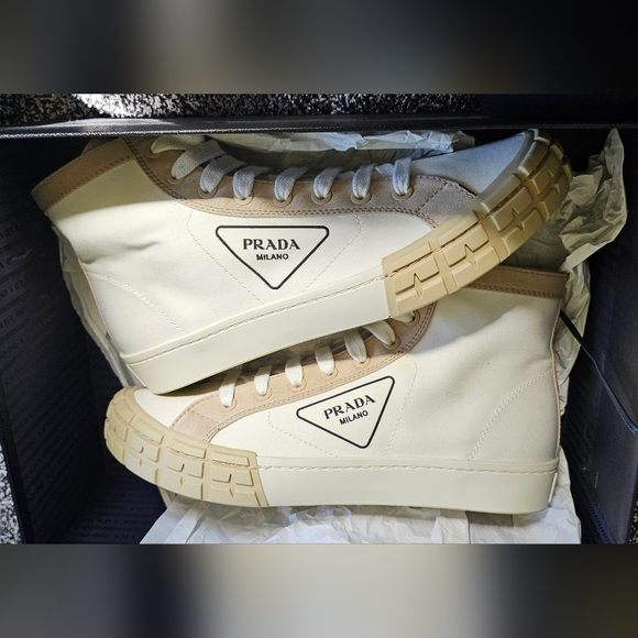 PRADE WHEEL SNEAKER ..NEW NEVER WORN - Picture 1 of 12